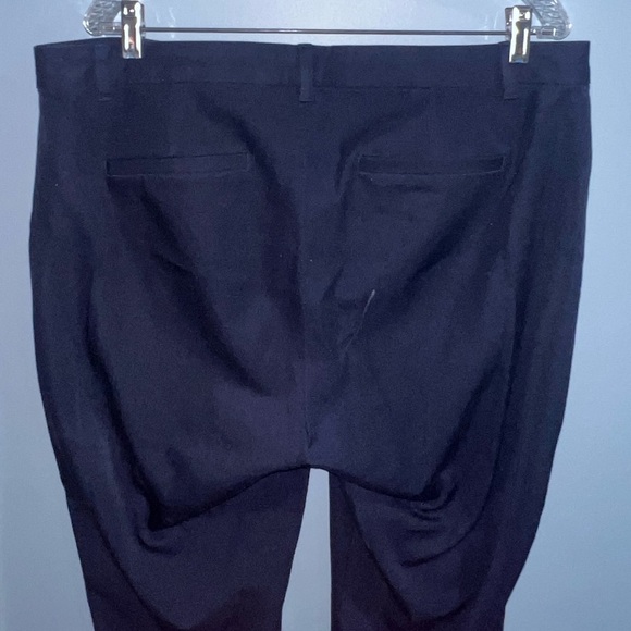 Gap- Navy signature skinny ankle pants - Picture 4 of 6